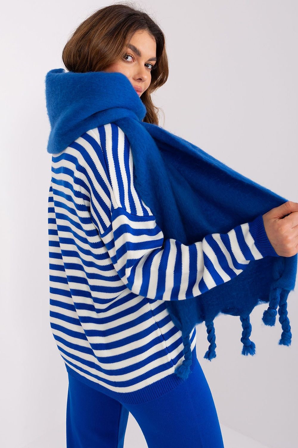 Shawl model 190155