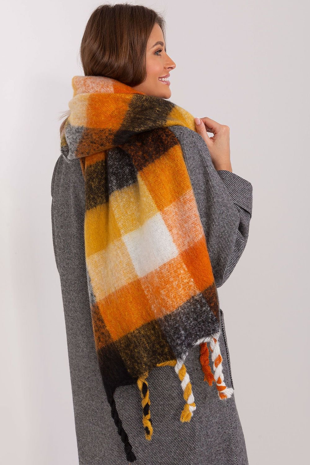 Shawl model 191707