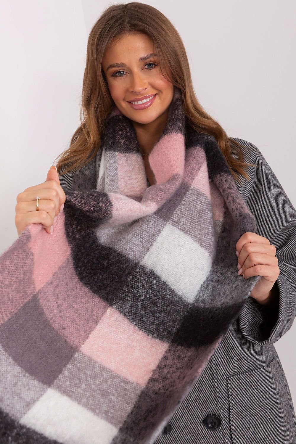 Shawl model 191711