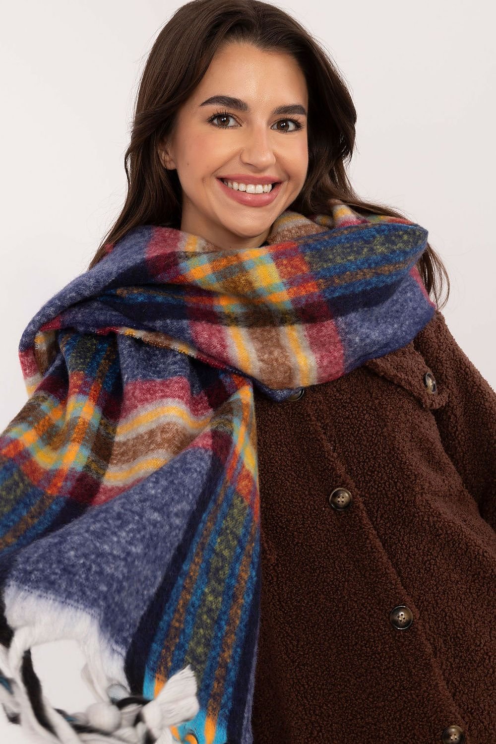 Shawl model 202584 AT